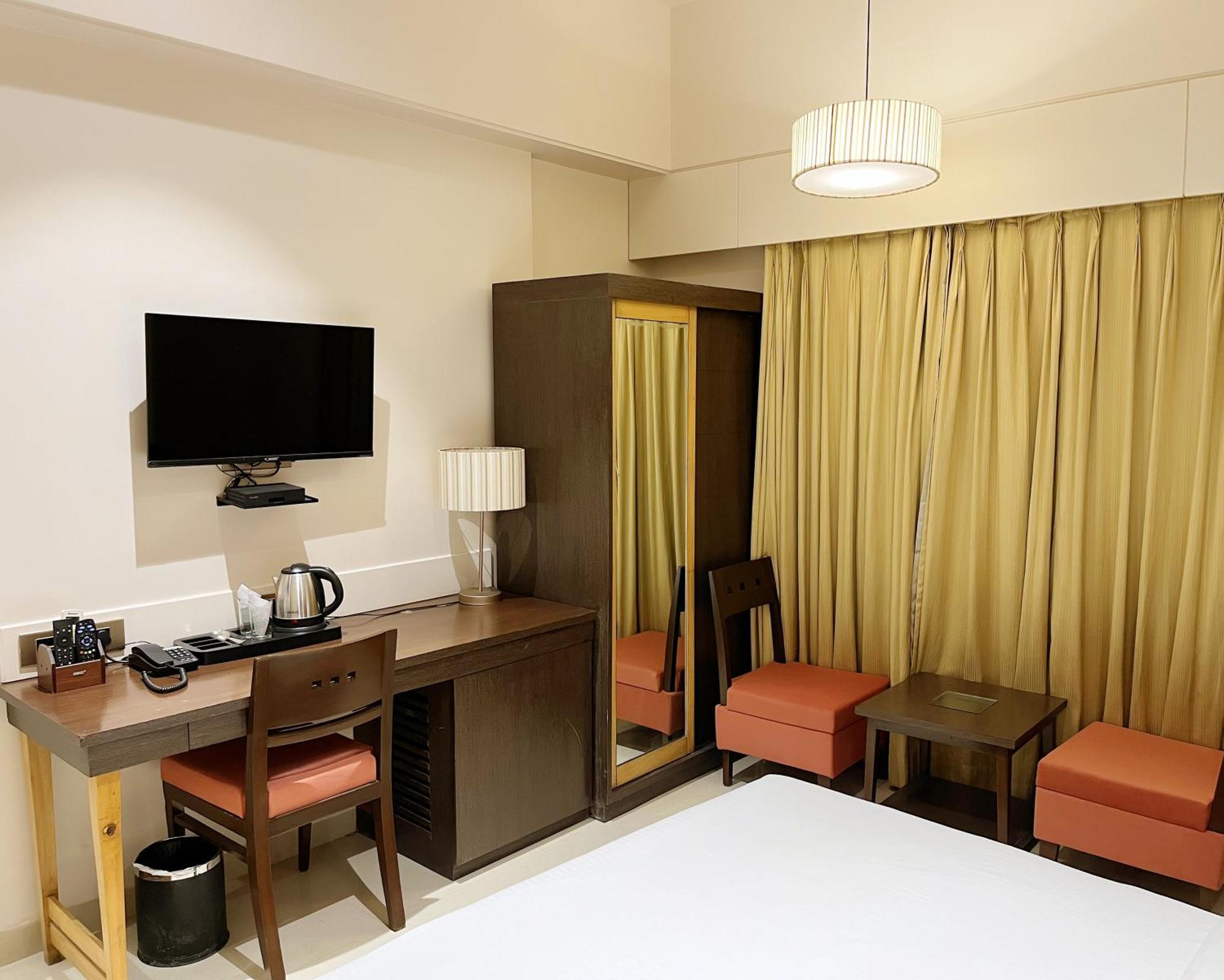 Hotel Sadanand Regency Pimpri-Chinchwad Exterior foto
